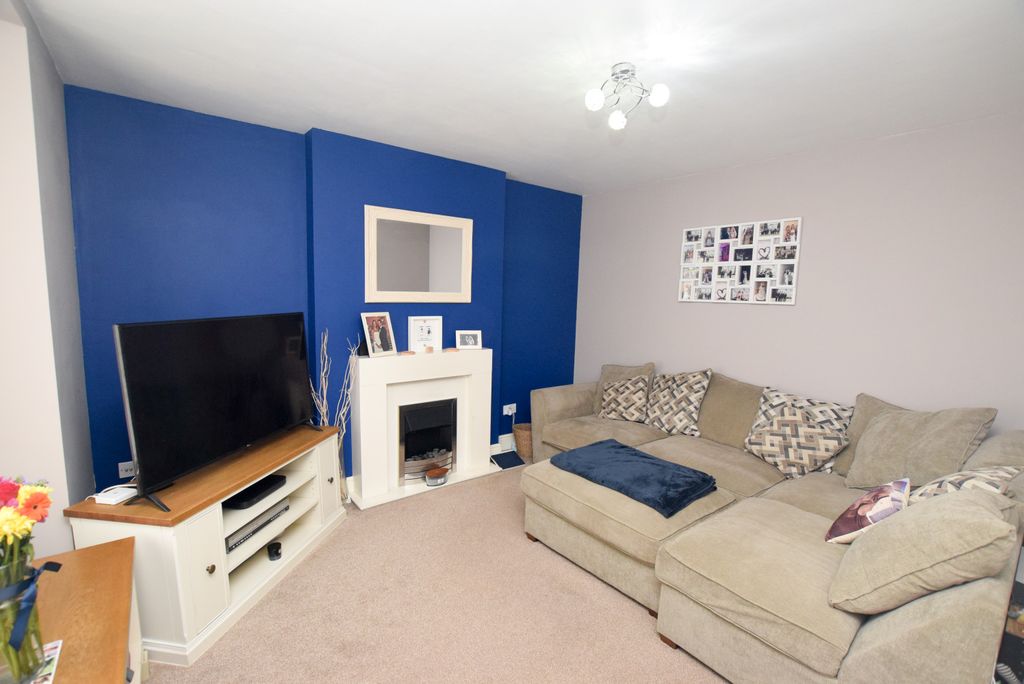 Property photo 3 of 16