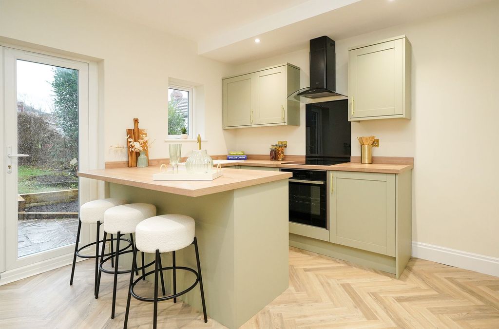 Property photo 3 of 23