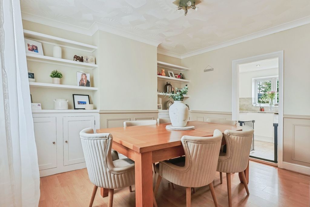 Property photo 3 of 21 Dining Room