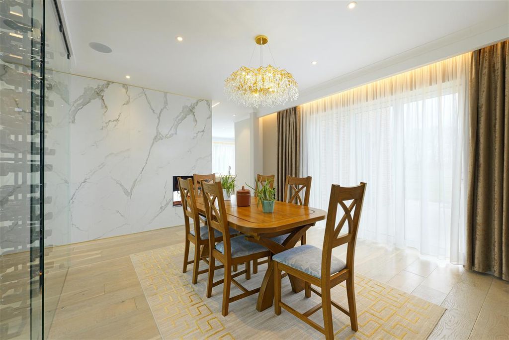 Additional image 11 of 6 bed detached house to rentFarnham House, Merton Lane, Canterbury CT4