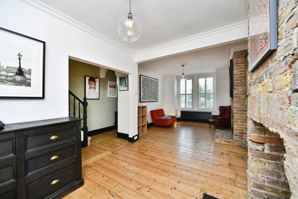 Property photo 3 of 16