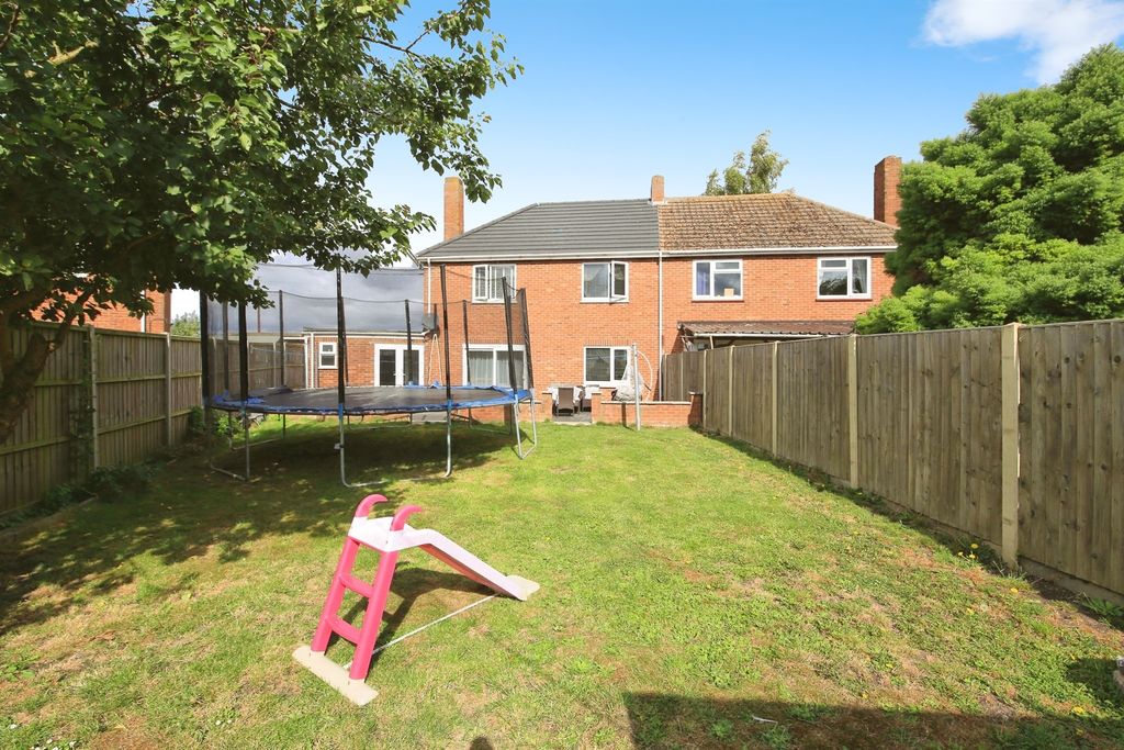 Property photo 2 of 15