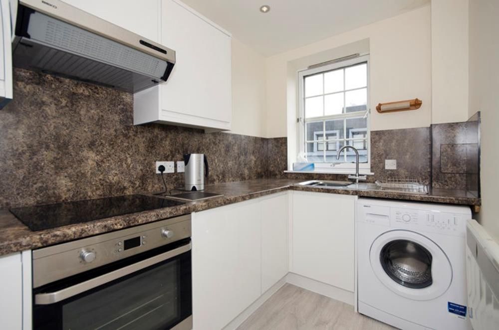 Property photo 3 of 6 Kitchen