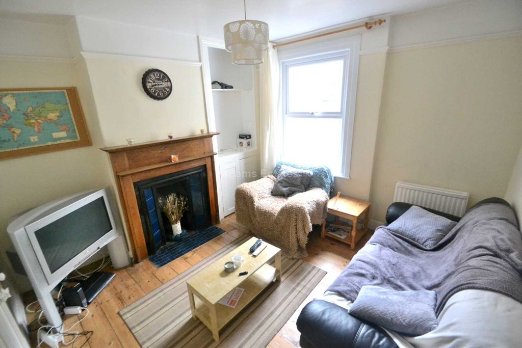 Property photo 2 of 9