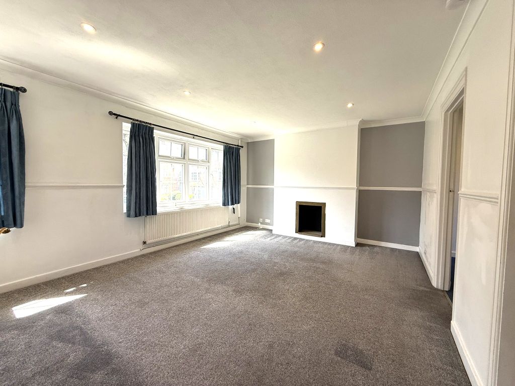 Property photo 2 of 13 Lounge/Diner