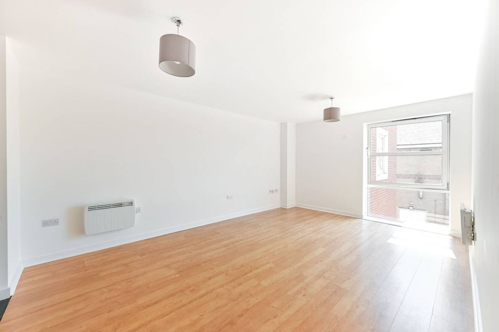 Property photo 2 of 6