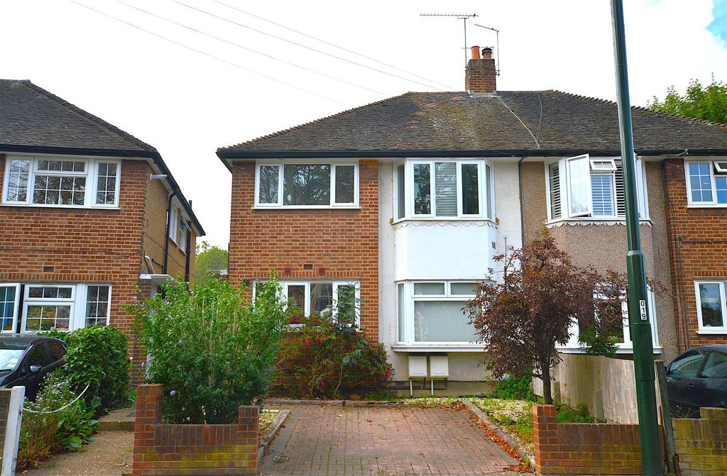 Property photo 1 of 11 93 Kneller Road Front1.Jpg