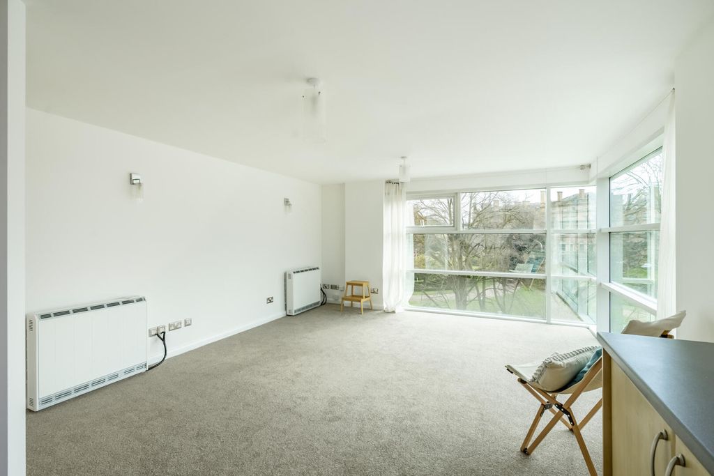 Property photo 3 of 16 Living Room