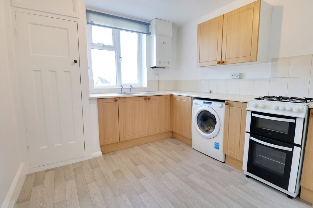 Property photo 3 of 10 4908102