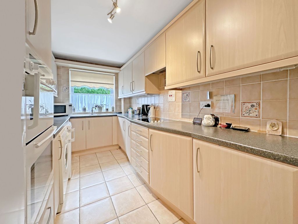 Property photo 3 of 9