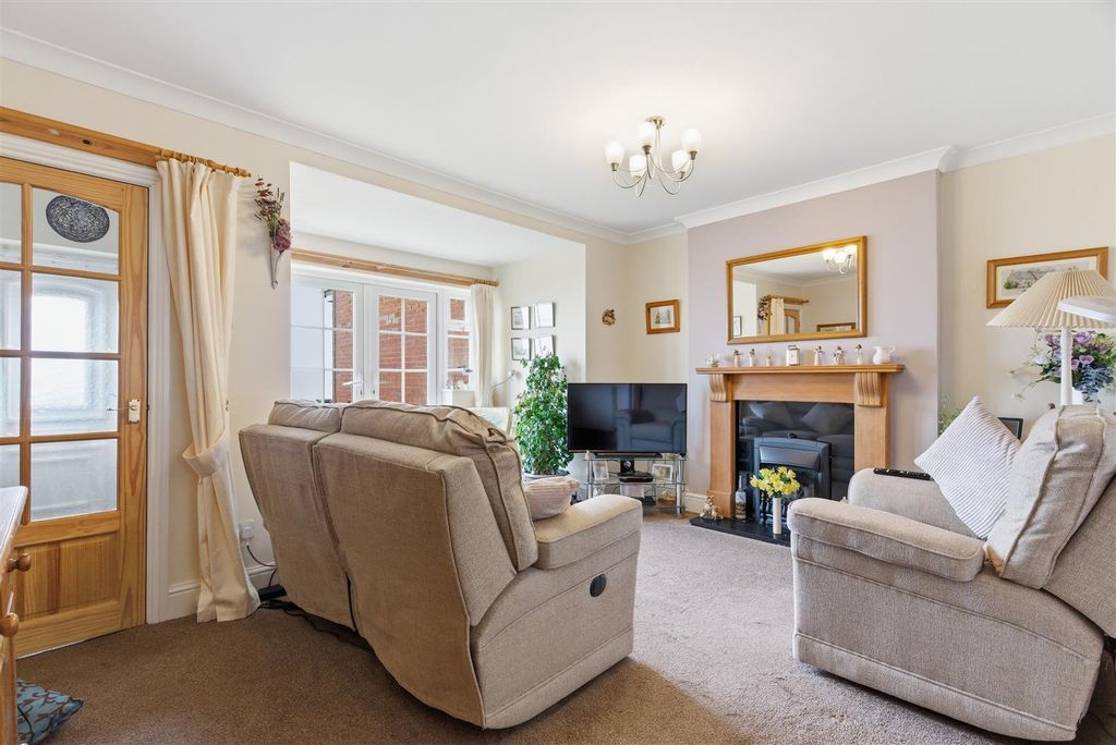 Property photo 2 of 27