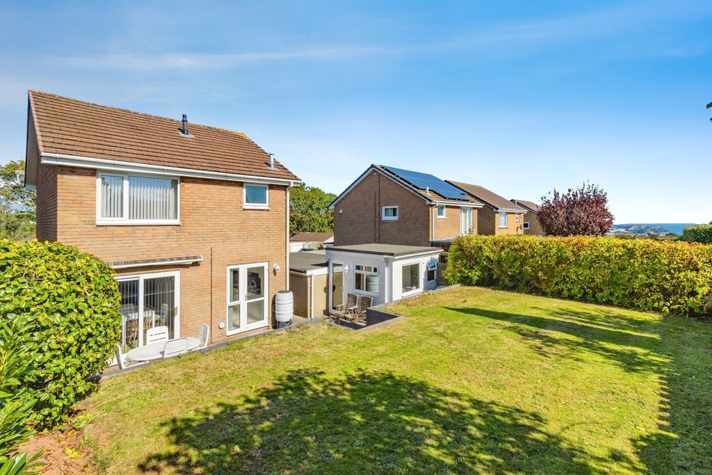 Property photo 3 of 17