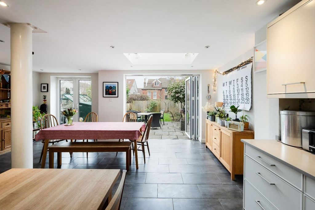 Property photo 1 of 25