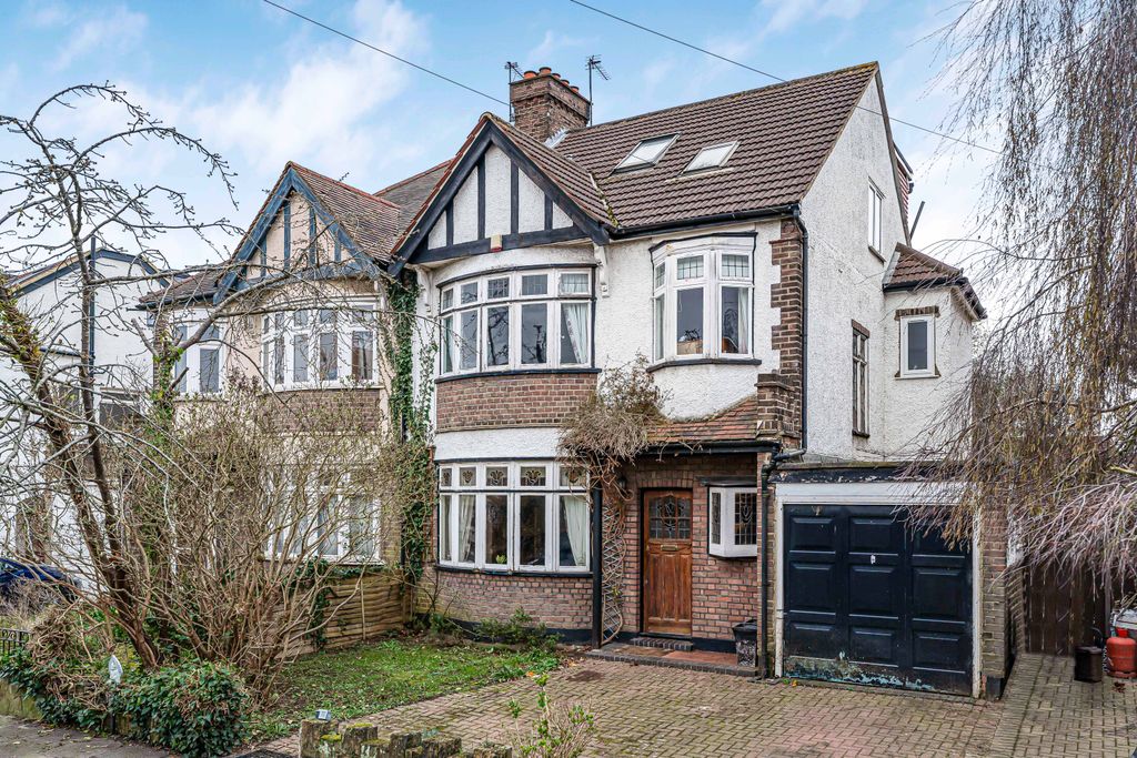 Property photo 1 of 28