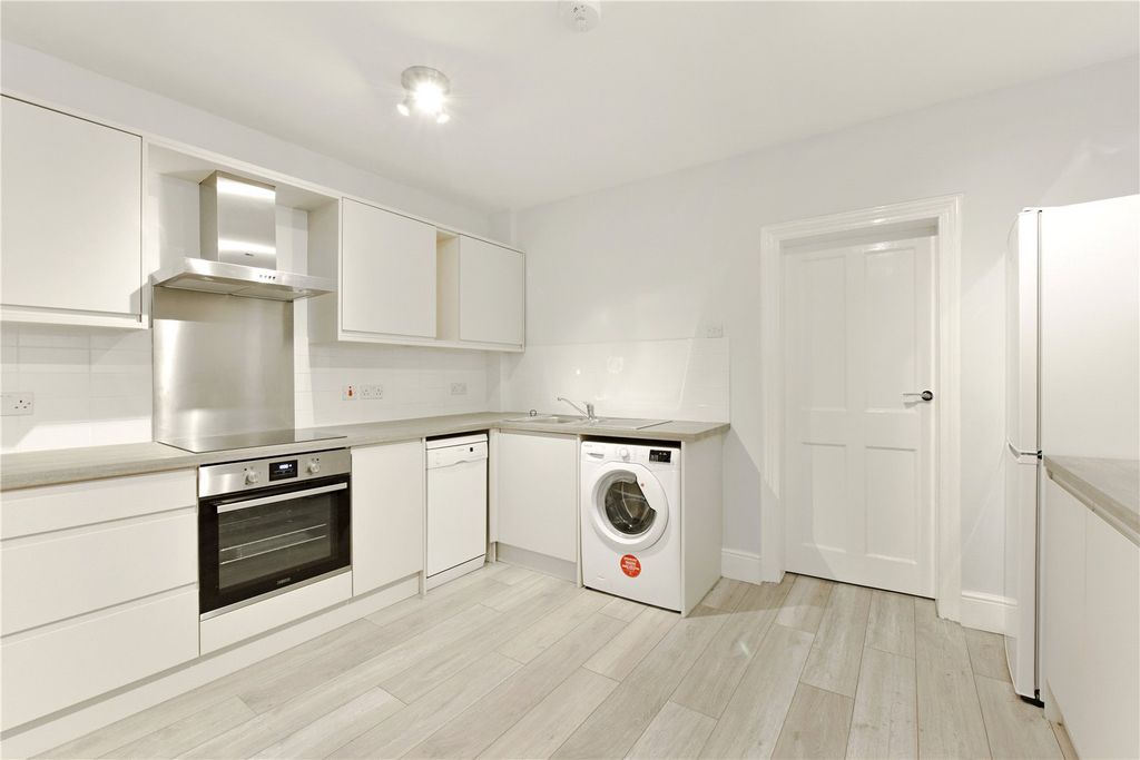 Property photo 3 of 8 Kitchen
