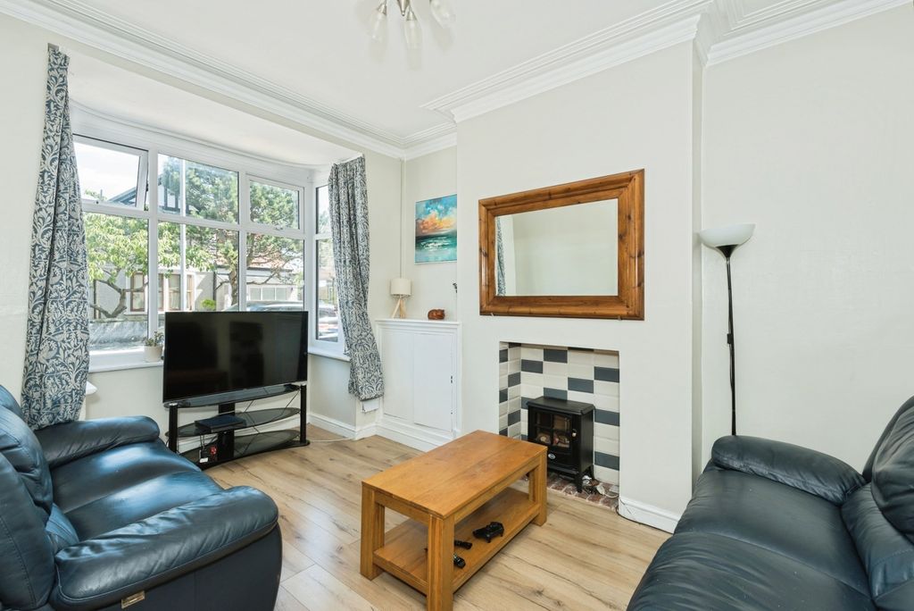Property photo 2 of 20 Pbox-Img.Jpg