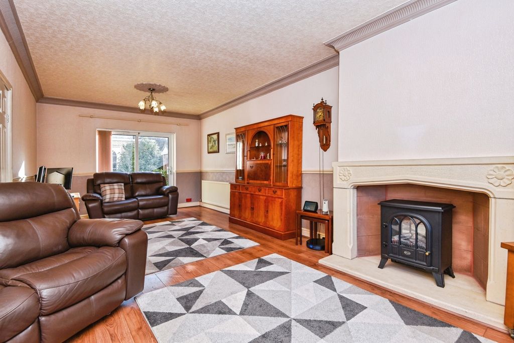 Property photo 3 of 20 Pbox-Img.Jpg