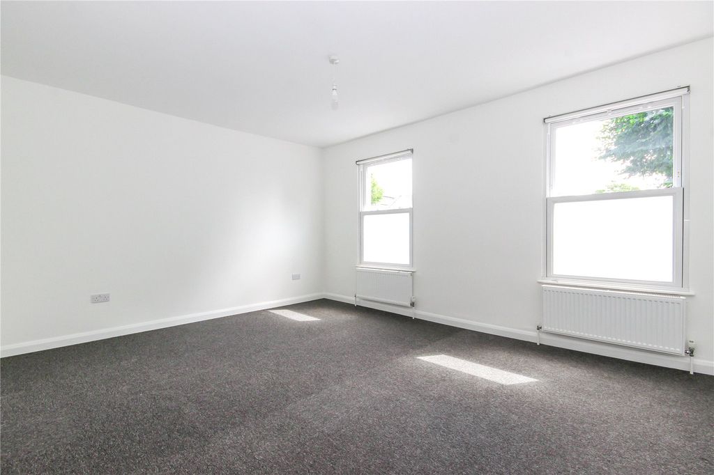 Property photo 3 of 12 Picture No. 14