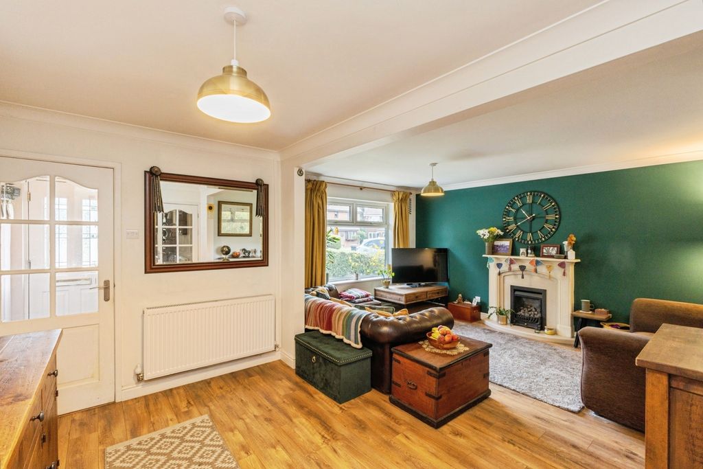Property photo 2 of 17 Photo