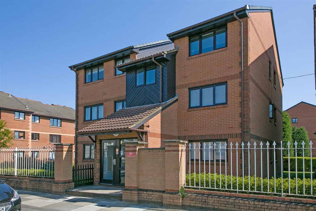 Property photo 1 of 8 Palmerston Road Sw19 External.Jpg