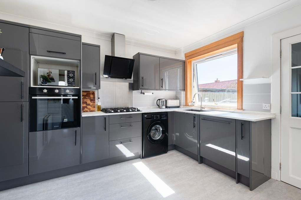 Property photo 3 of 21 Cup1496Seg Kitchen