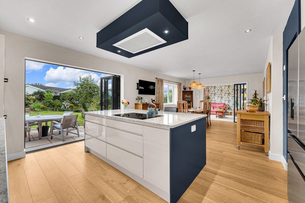 Property photo 3 of 31 3-Kitchen