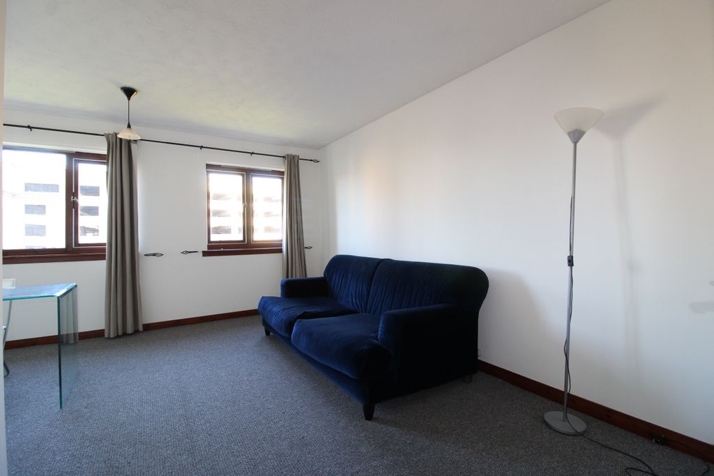 Property photo 3 of 11