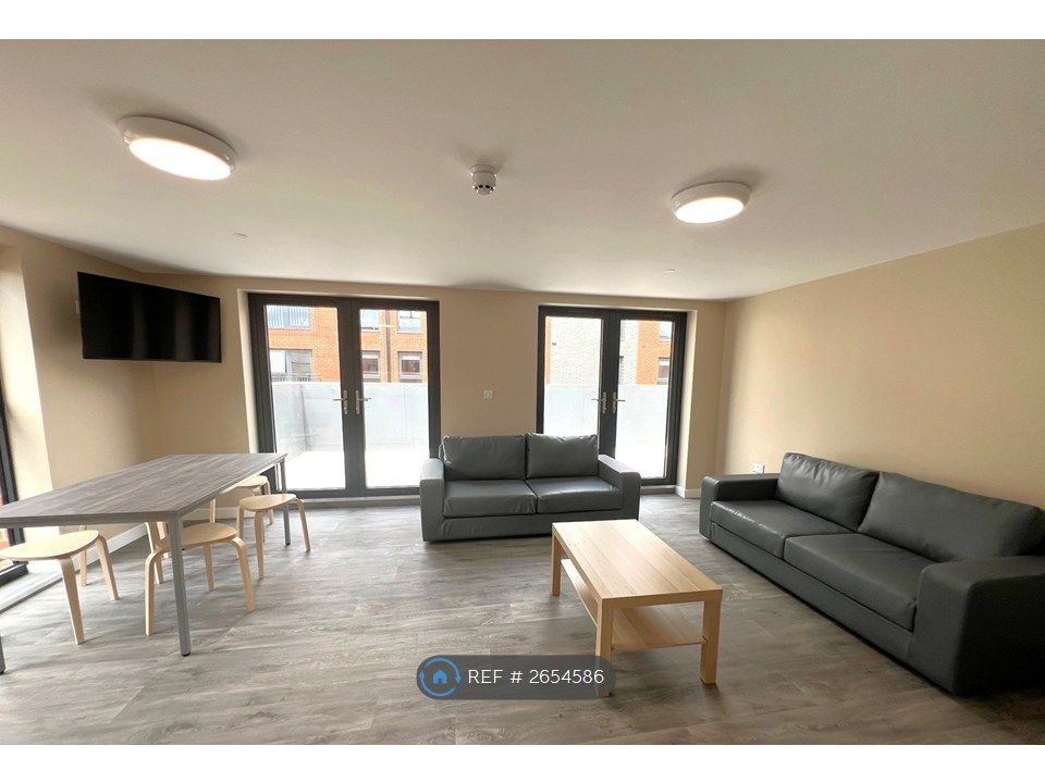 Property photo 3 of 18