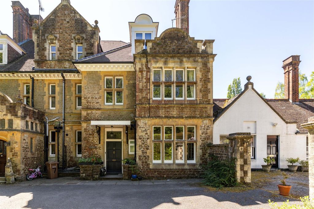 Additional image 4 of 5 bed property for saleGatton Road, Reigate RH2