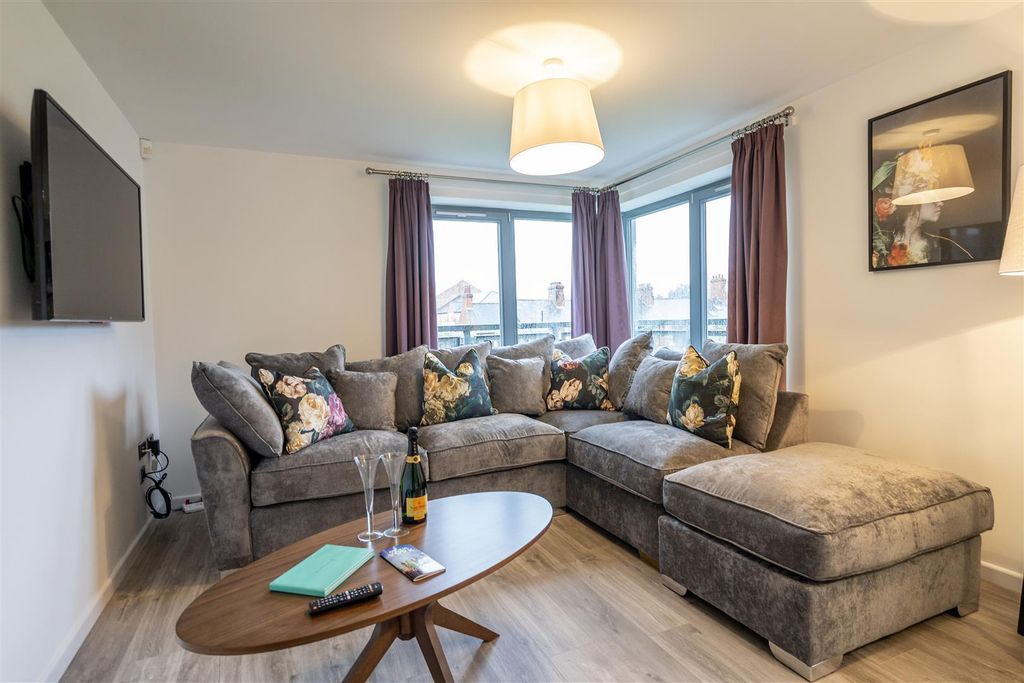 Property photo 3 of 9 23Mcq4.Jpg