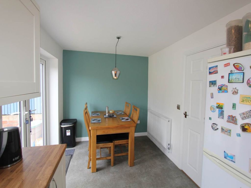 Property photo 3 of 12 Dining Area