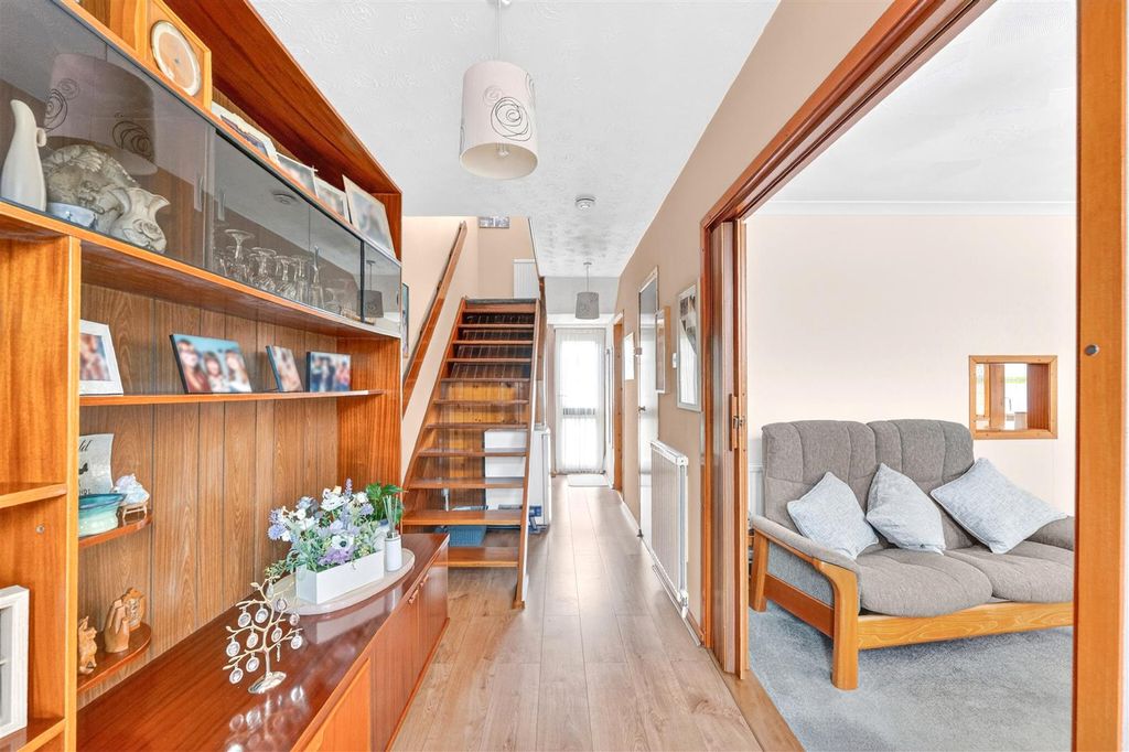 Property photo 3 of 21 03.Jpg