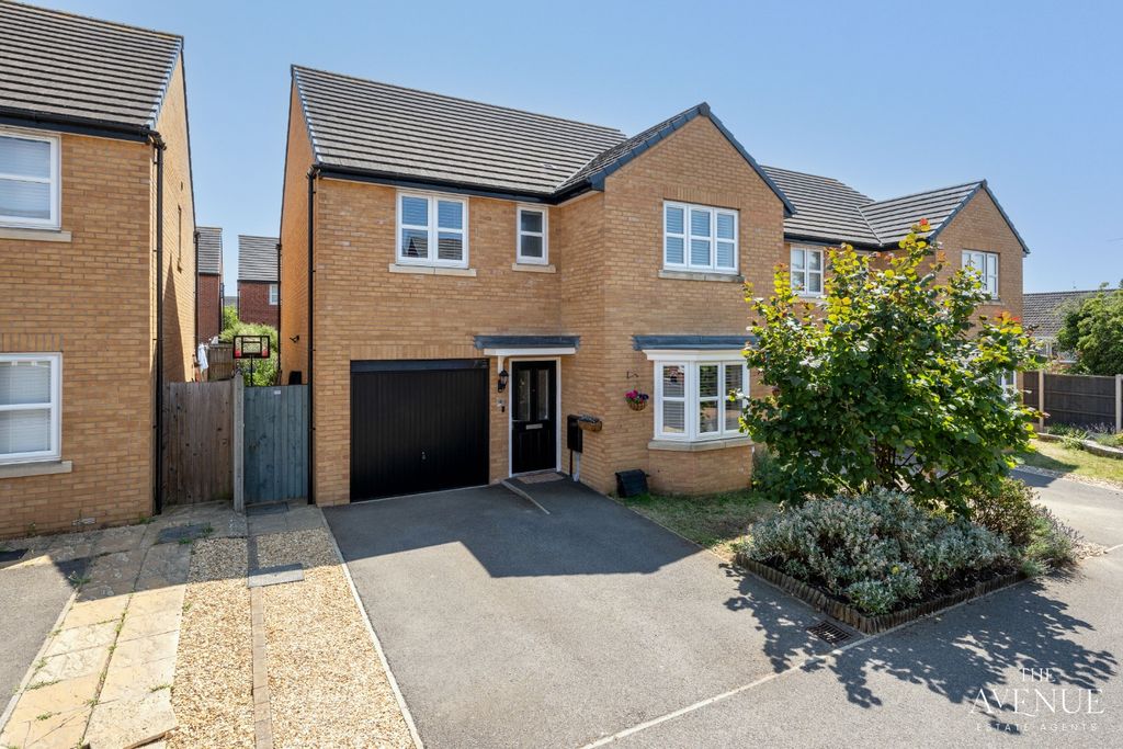 Property photo 1 of 40 5281201