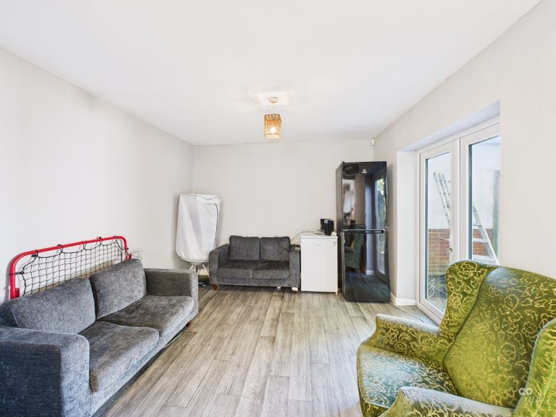 Property photo 1 of 11 Photo 16