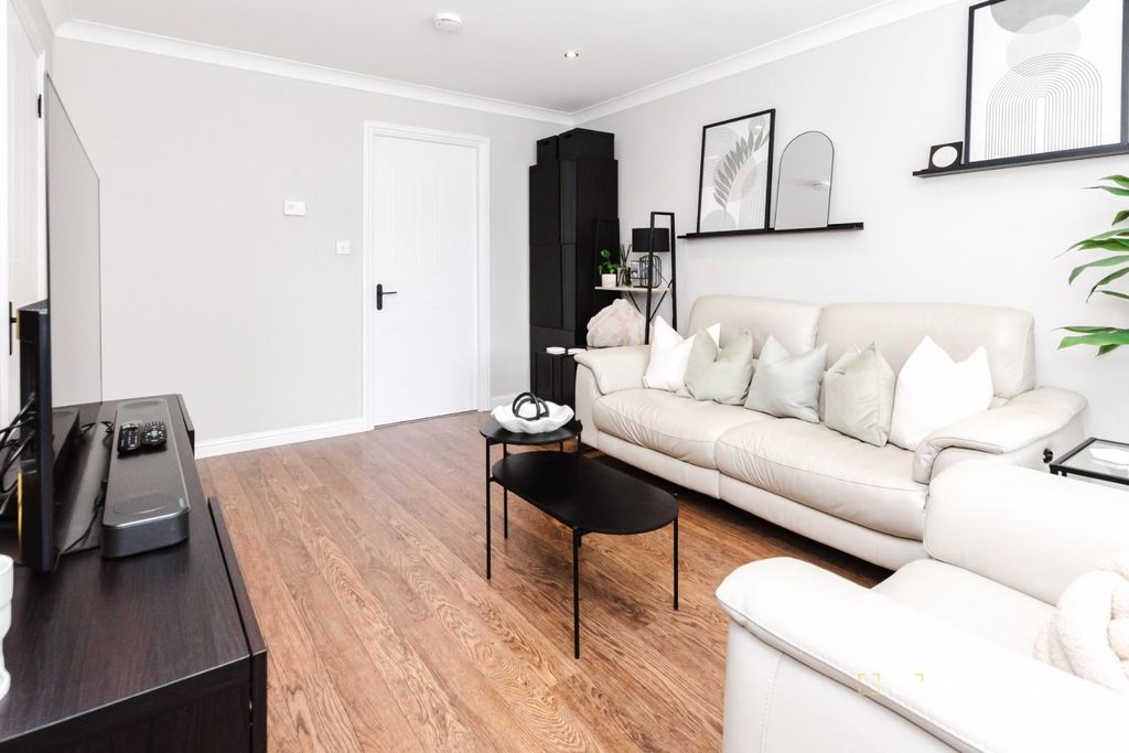 Additional image 4 of 2 bed flat for saleCragganmore, Tullibody FK10
