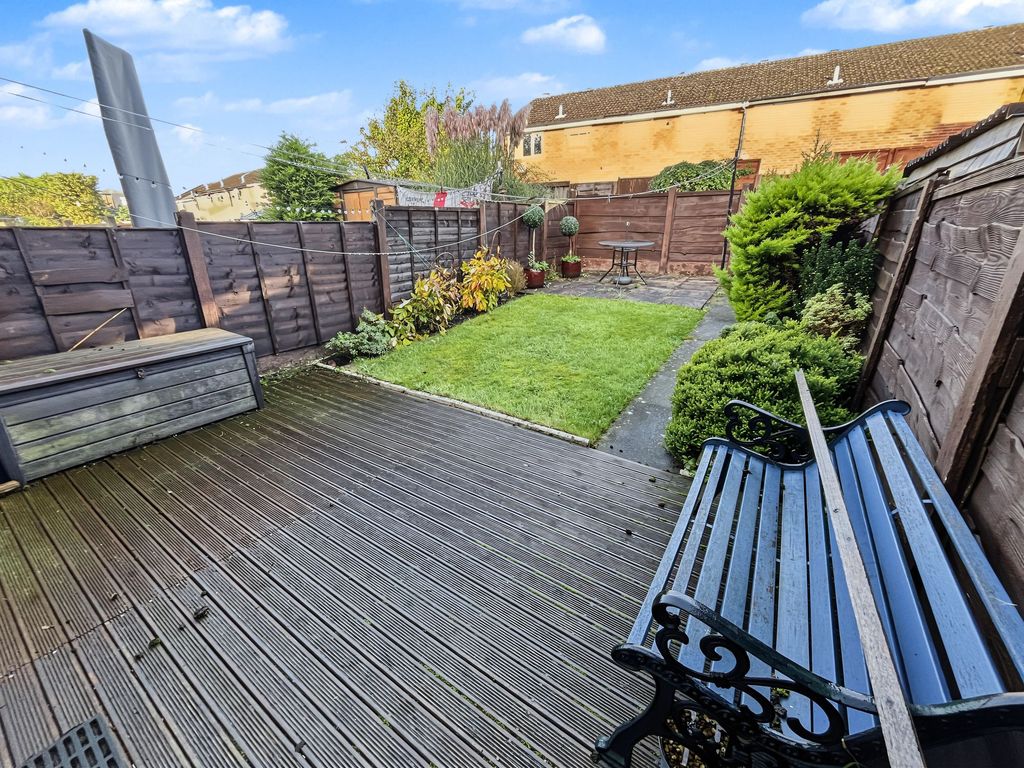 Property photo 2 of 28