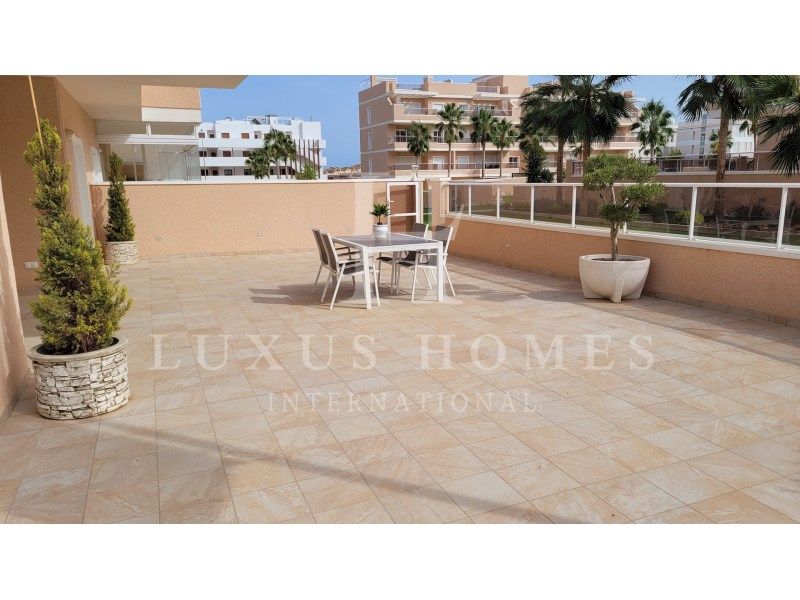 Property photo 2 of 31