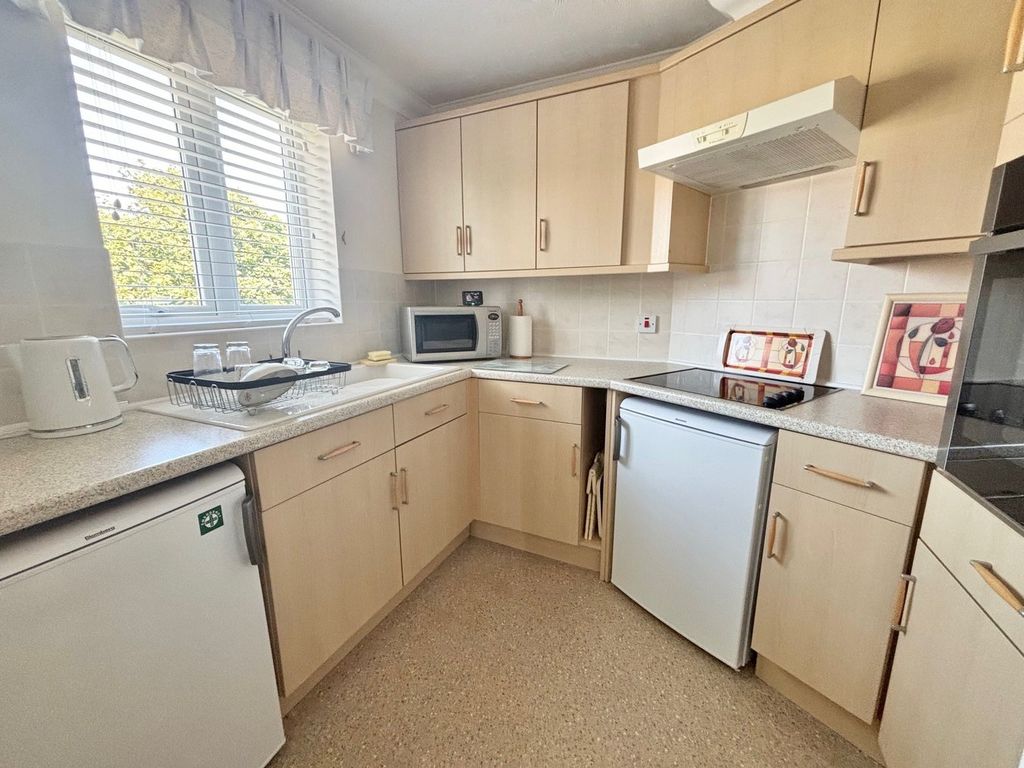 Property photo 3 of 11