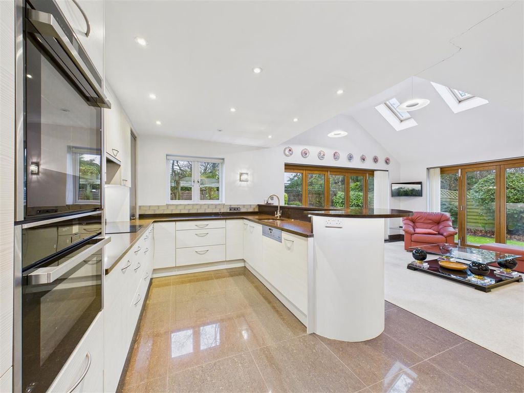 Property photo 2 of 23 Kitchen Area