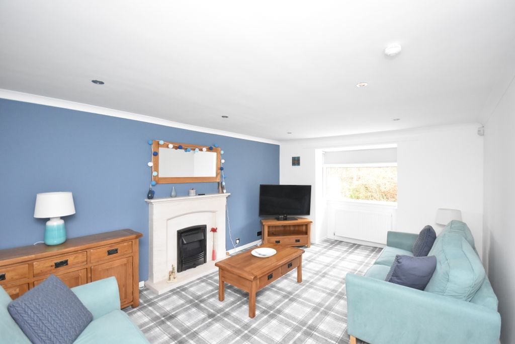 Property photo 2 of 31