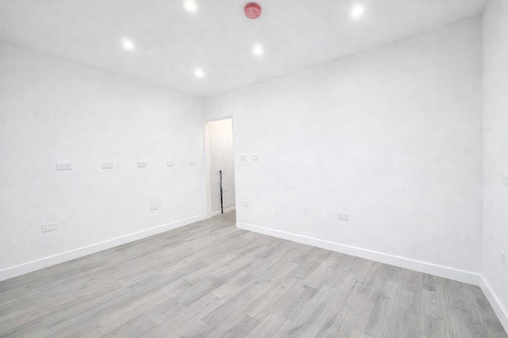 Property photo 3 of 3