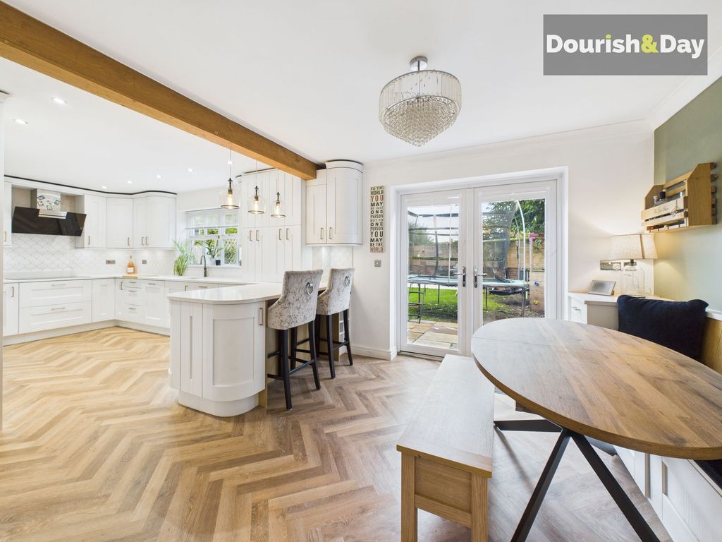 Property photo 3 of 27