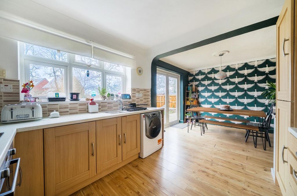 Property photo 3 of 14 Kitchen