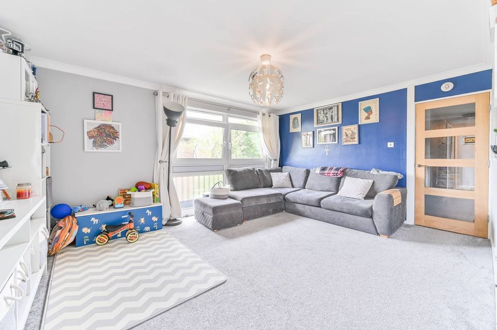 Property photo 3 of 16