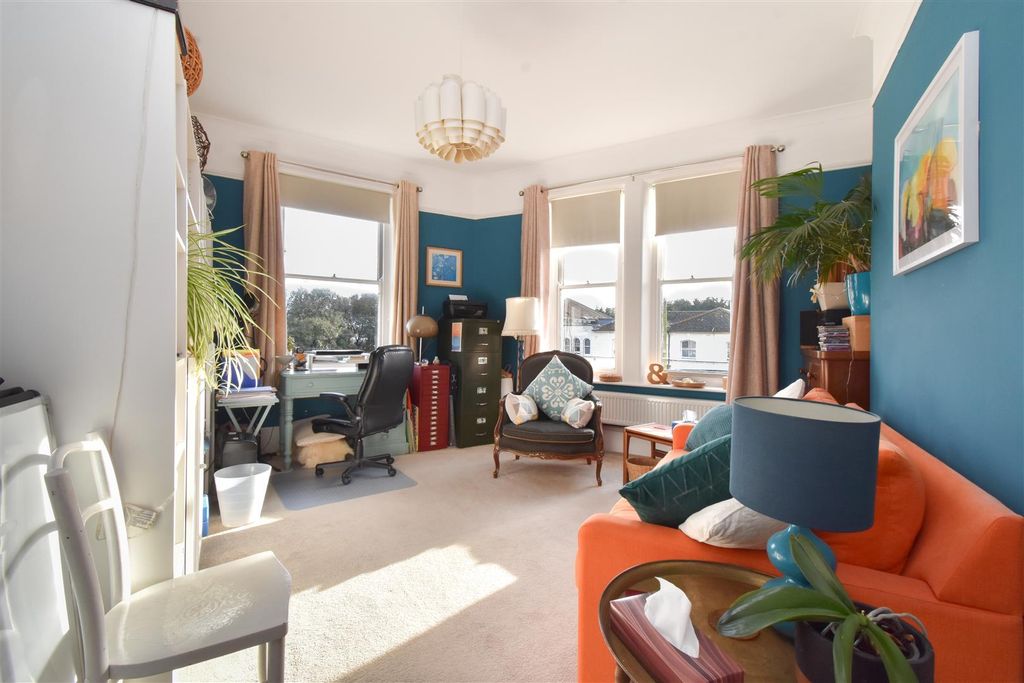 Property photo 3 of 17 Bedroom