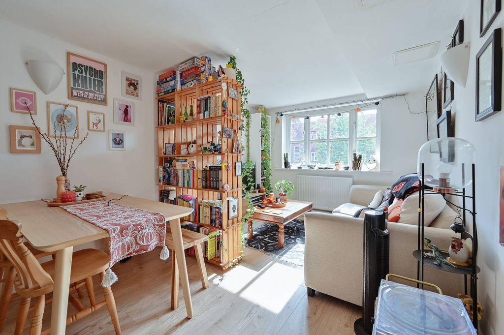 Property photo 2 of 9