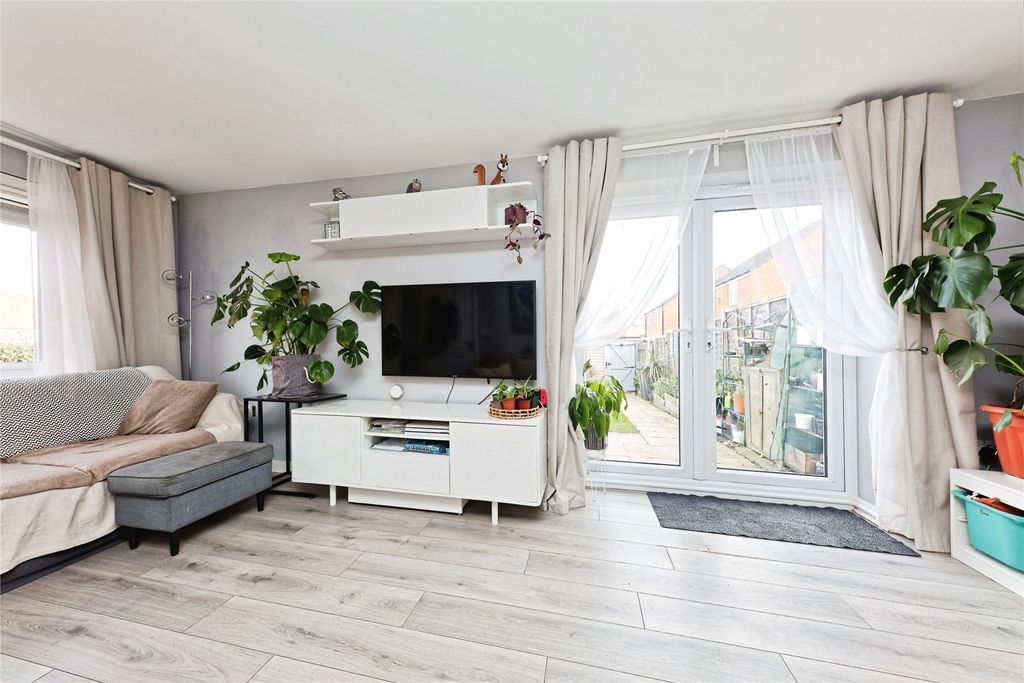 Property photo 3 of 20 Picture No. 05