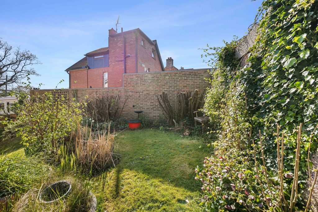 Additional image 10 of 2 bed maisonette for saleSaxbys Lane, Lingfield RH7