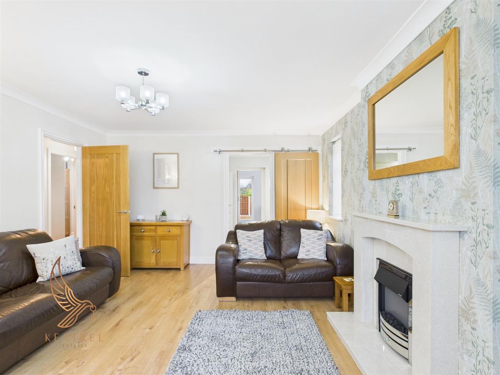 Property photo 3 of 17 Cam03976G0-Pr0318-Still003.Jpg