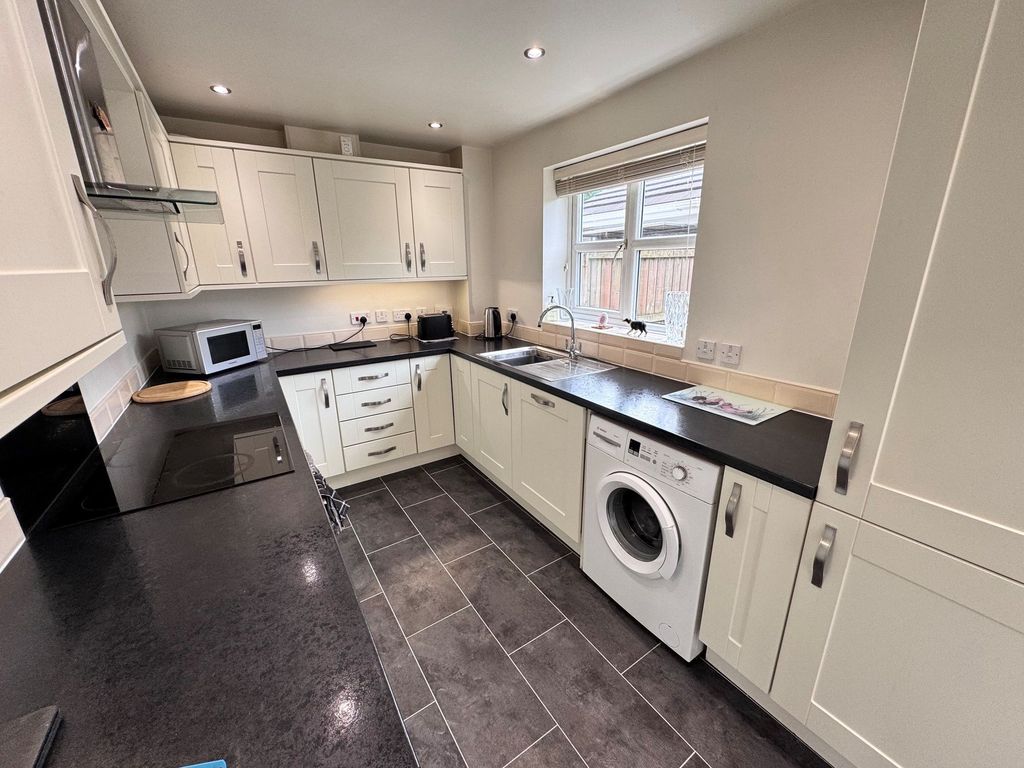 Property photo 3 of 15